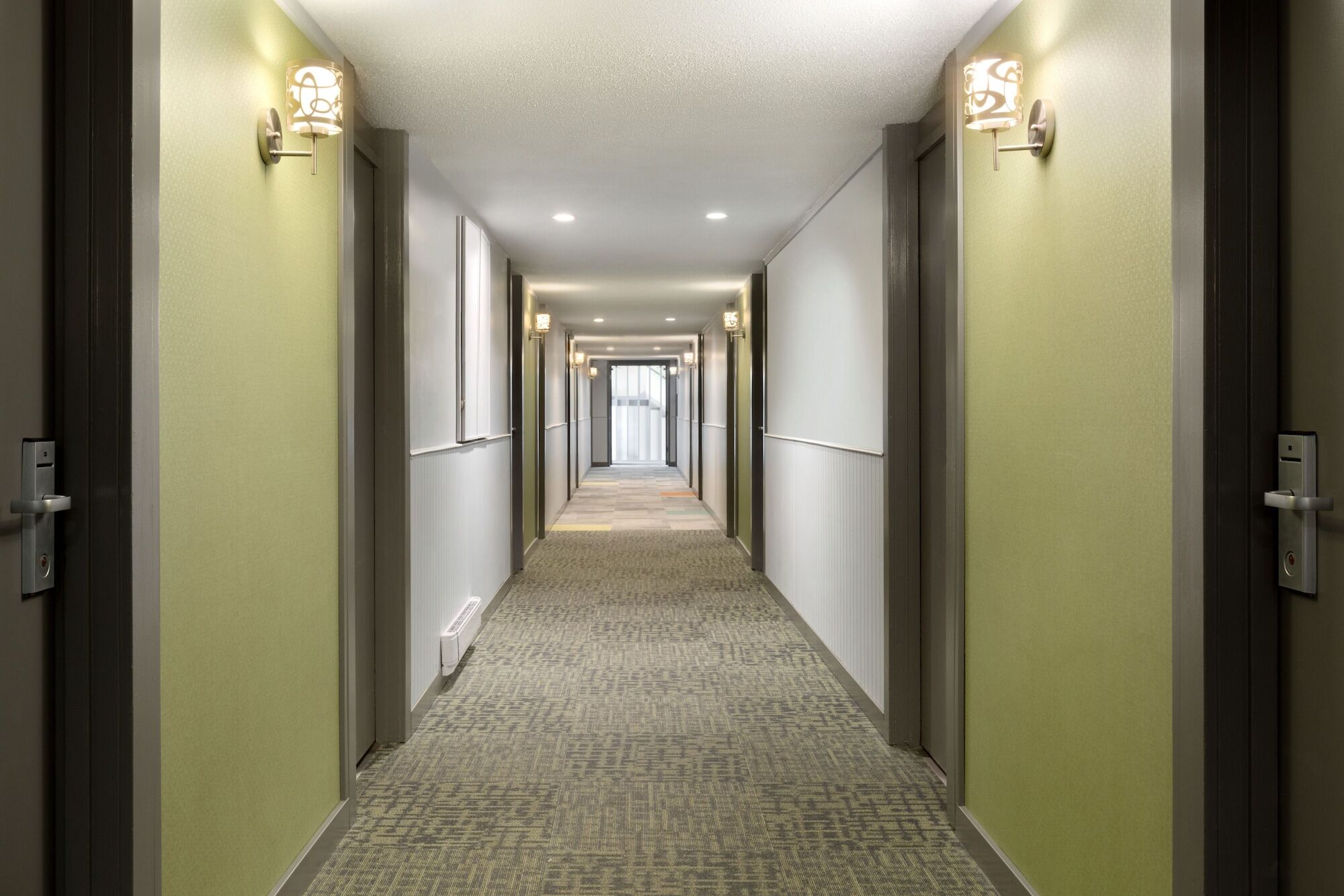 Days Inn By Wyndham Victoria Airport Сидни Екстериор снимка